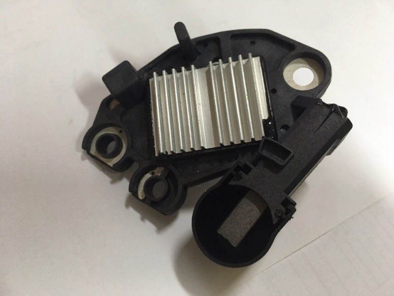 trackenergy.ru Регулятор генератора 12v  Carrier Kubota